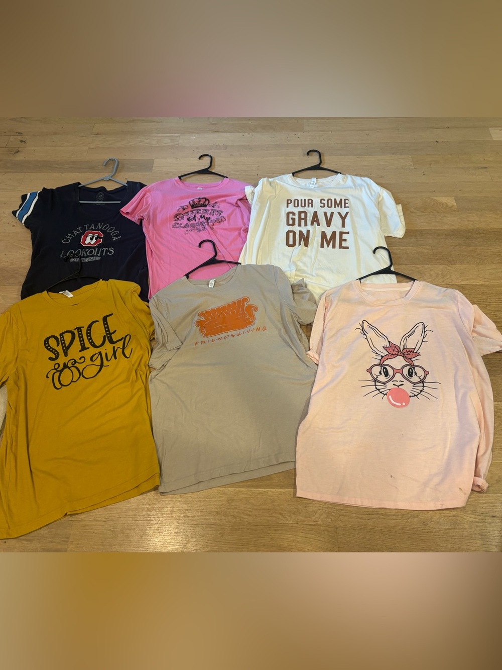 Women’s graphic tee bundle